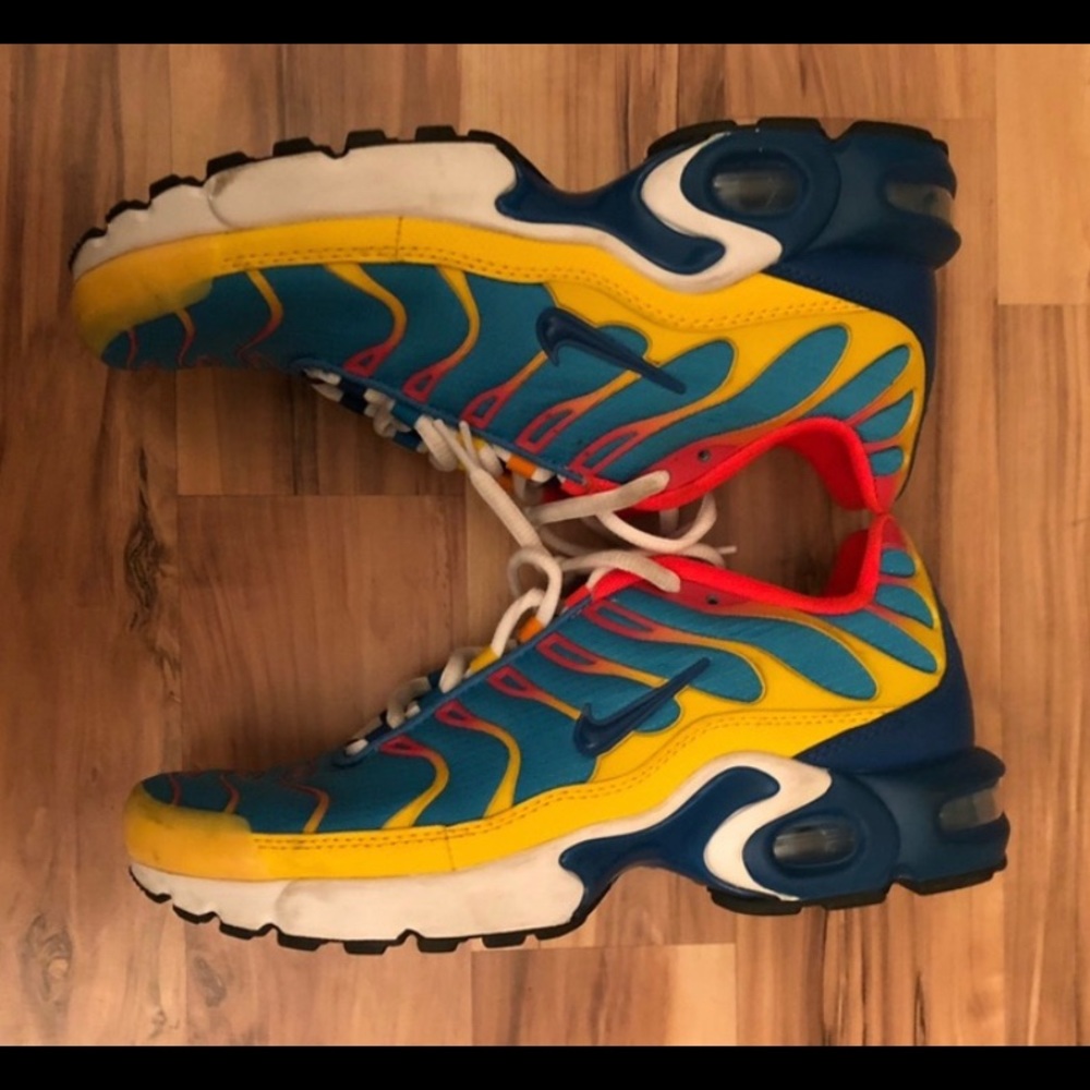 Nike Air Max TN, size 7Y, in good shape!